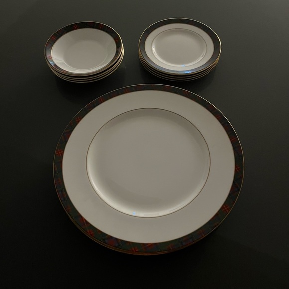 Vintage Highland by Ralph Lauren China Bread & Butter Plate—Set of 4 - Picture 2 of 7